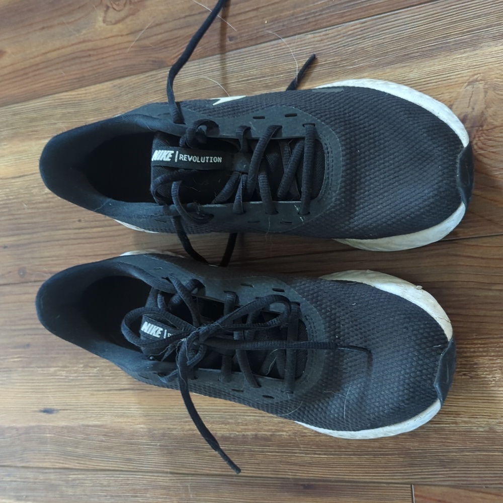 Black Nike Women's Running Sneaker 8.5